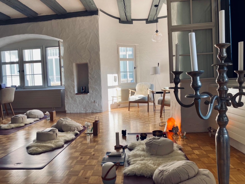 Achtsamkeit, Yoga, Yin Yoga, Yoga Nidra, Klangschalen, Klangmeditation, Klangmassage, Meditationskurs, Anfänger, St. Gallen