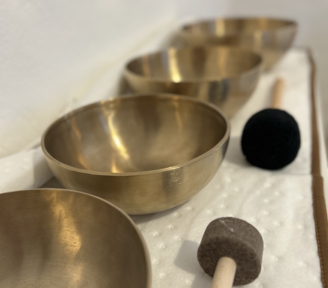 Klangschalen, Klangmeditation, Achtsamkeit, Klangmassage, Meditationskurs, Anfänger, St. Gallen, Klangbad, Klangschalen, Klangreise